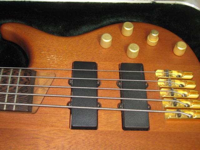 Peavey Cirrus 5 String Bolt On Mahogany Electric Bass Guitar Hipshot Tuners Case 2