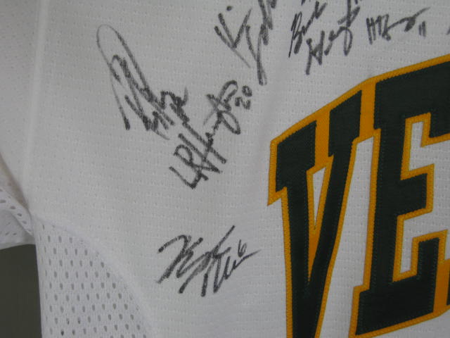 RARE! University of Vermont UVM Catamounts 2010-2011 Team Signed Hockey Jersey 4
