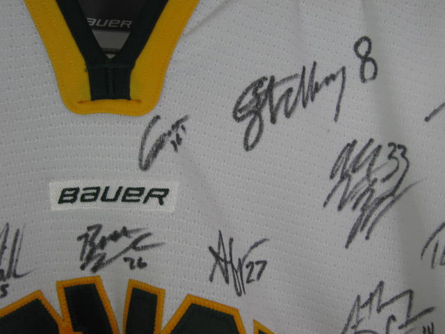 RARE! University of Vermont UVM Catamounts 2010-2011 Team Signed Hockey Jersey 5