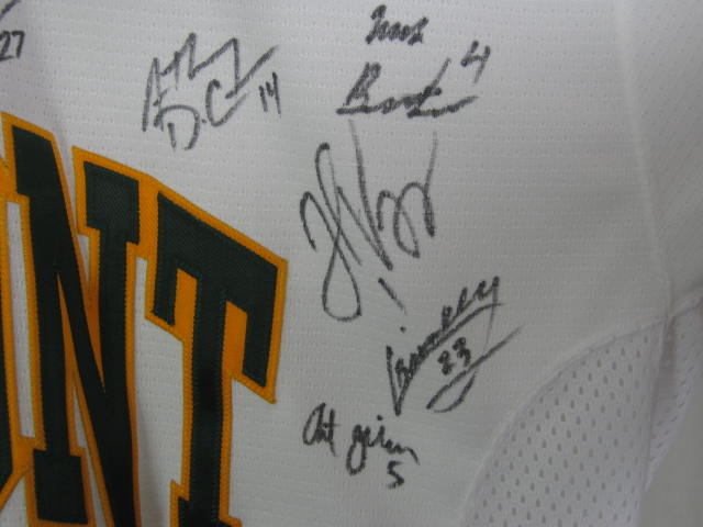 RARE! University of Vermont UVM Catamounts 2010-2011 Team Signed Hockey Jersey 7