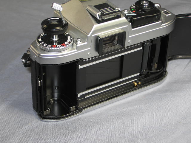 Nikon FG 35mm SLR Camera Nikkor AIS 50mm f/1.8 135mm + 9