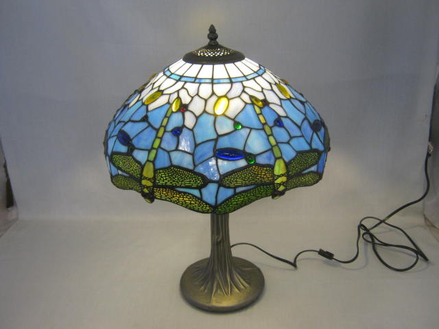 Electric Metal Tree Shaped Table Desk Lamp +Leaded Stained Glass Dragonfly Shade