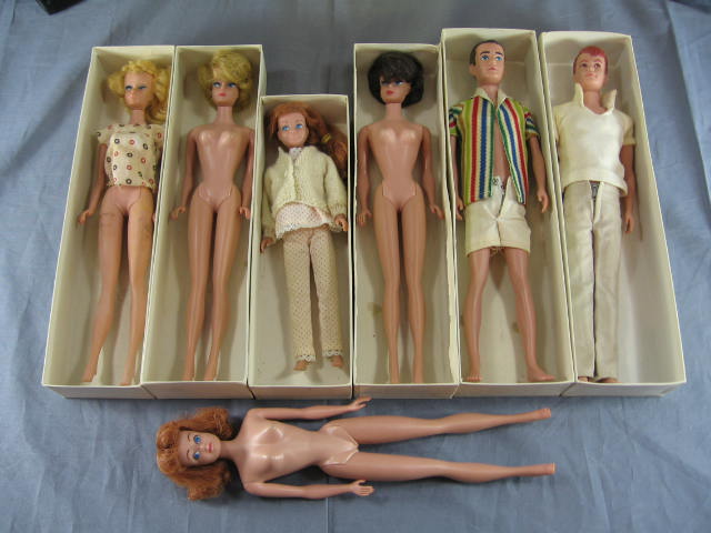 7 Vintage Barbie Skipper Midge Dolls Clothes +Cases Lot 1