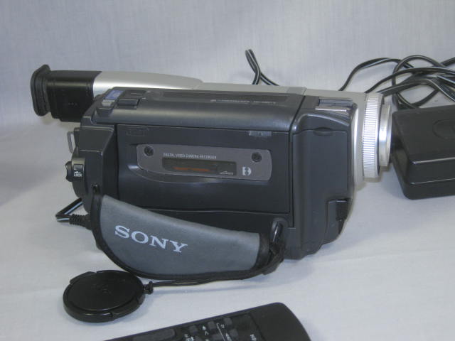Sony Handycam DCR-TRV320 Camcorder Video Camera w/Charger Remote Filters NO RES 5