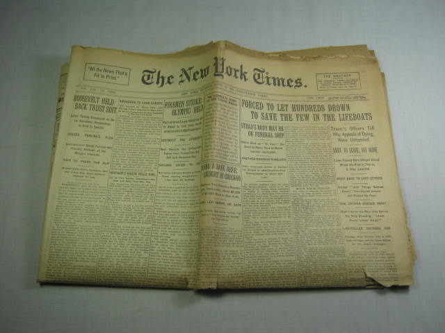 Vtg The NY Times April 25 1912 Titanic Disaster Wreck Sinks Newspaper NO RESERVE