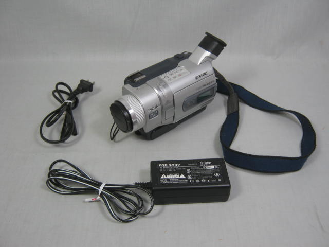 Sony DCR-TRV740 NTSC Digital 8 Handycam 8mm Video Camera Camcorder + NO RESERVE!