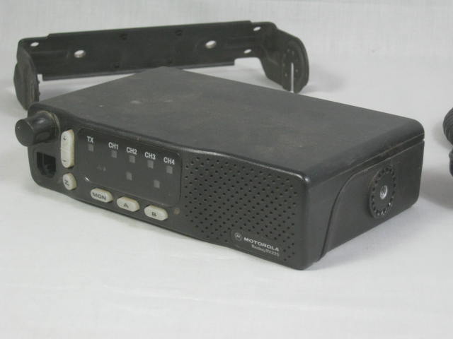 Motorola Radius 1225 2-Way UHF Commercial Radio 4-channel 450-470 MHz 40 Watt NR 1