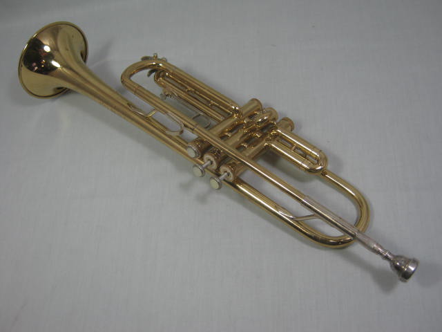 Vtg Vincent Bach Selmer Bundy Student Trumpet 698394 ML W/ 7C Mouthpiece + Case 2