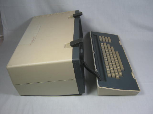 Vtg Osborne Executive Portable Computer OCC 2 V1.2 W/ Alp Keyswitches Keyboard 4