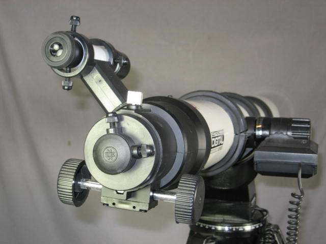 Meade DS 80 Refracting Telescope 3 Eyepieces Autostar + 3