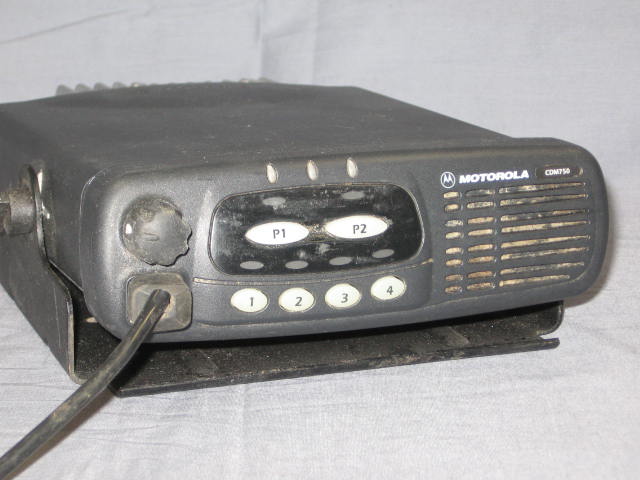 Motorola CDM750 Mobile 4-Ch 2-Way Radio 36-42 MHz + Mic 1