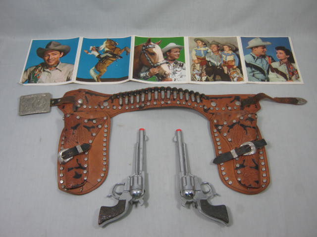 2 Vtg Roy Rogers Diecast Schmidt Toy Cap Gun Pistols Holster Belt Buckle Bullets