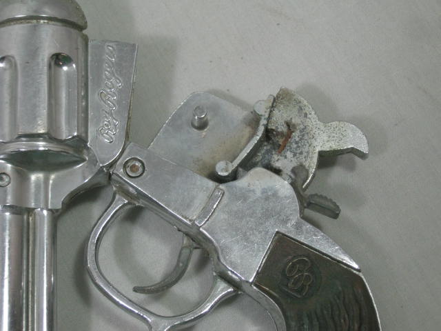 2 Vtg Roy Rogers Diecast Schmidt Toy Cap Gun Pistols Holster Belt Buckle Bullets 8