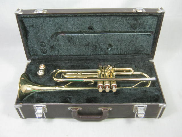 Yamaha YTR 2320 Bb Student Trumpet W/Case +2 Mouthpieces Needs Valve Oil NO RES!