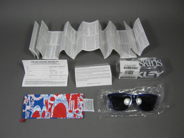 New Oakley Frogskins Crystal Blue Sunglasses W/ Grey Plutonite Lenses #24-243 NR