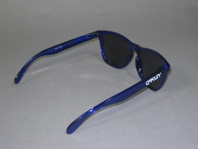 New Oakley Frogskins Crystal Blue Sunglasses W/ Grey Plutonite Lenses #24-243 NR 2