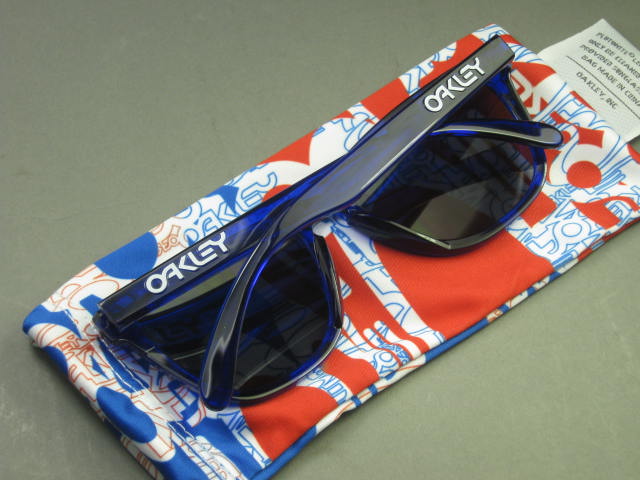 New Oakley Frogskins Crystal Blue Sunglasses W/ Grey Plutonite Lenses #24-243 NR 4